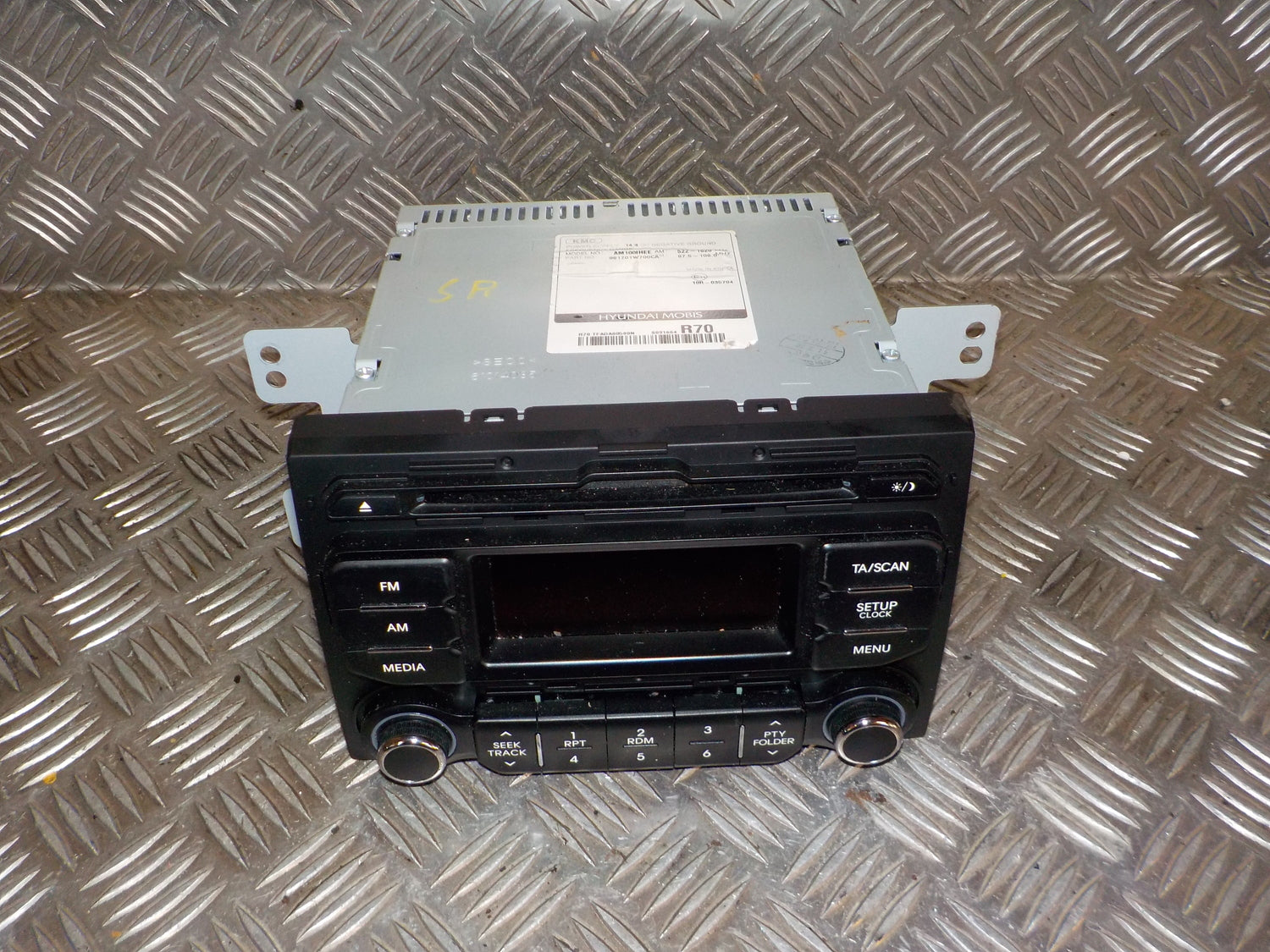 Kia Rio Ub Radio M/Cd Med OEM Nr. 961701W700CA Fra Kia Ophugger