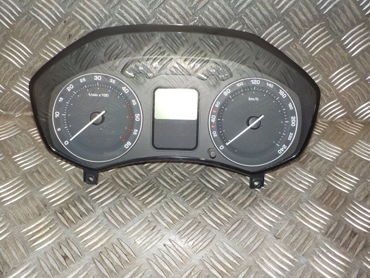 Skoda Octavia Speedometer - Instrument Med OEM Nr. 1Z0920810D Fra Skoda Ophugger