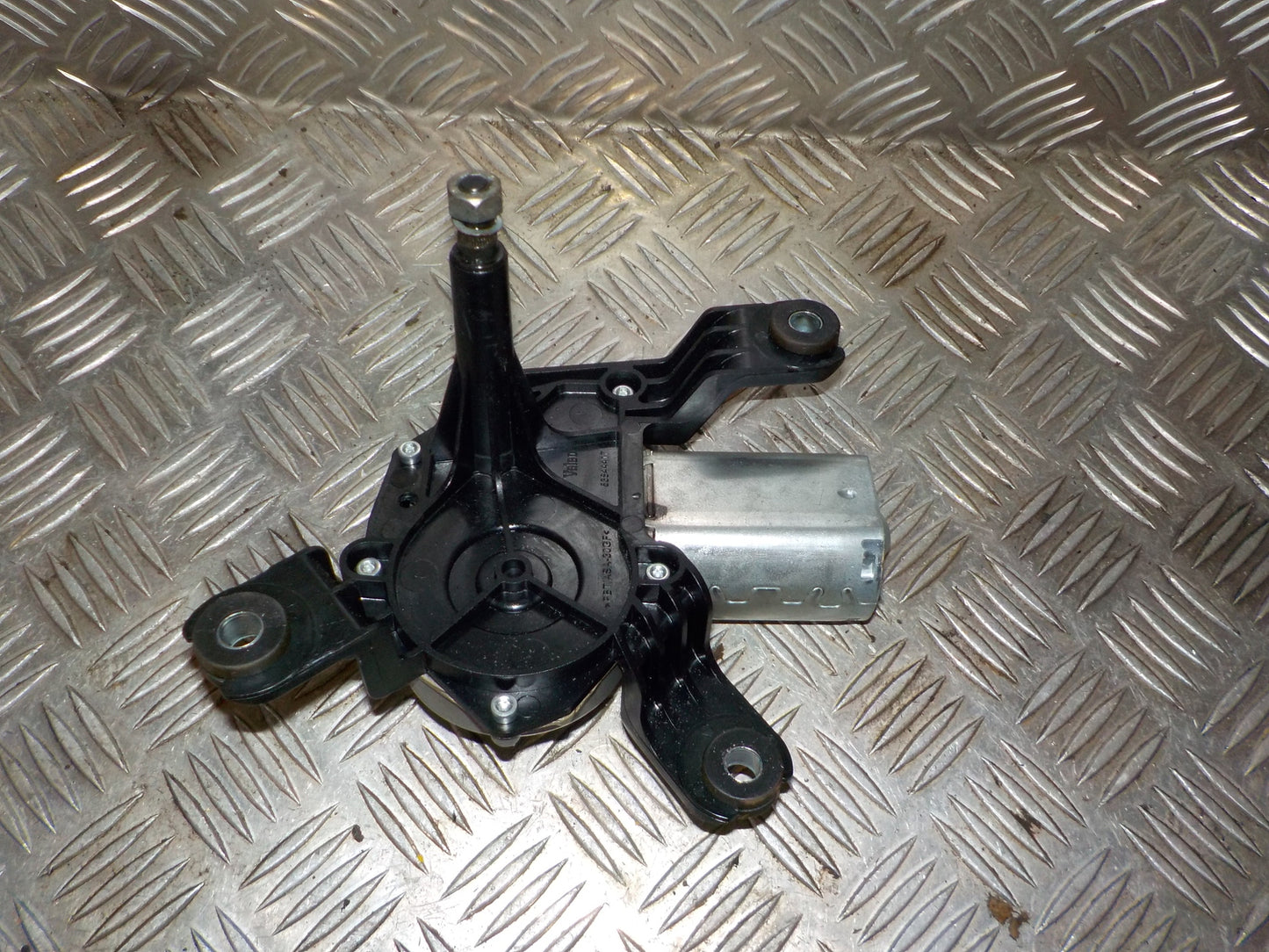 Opel Corsa D Bagrudevisker Motor Med OEM Nr. 53027312 Fra Opel Ophugger