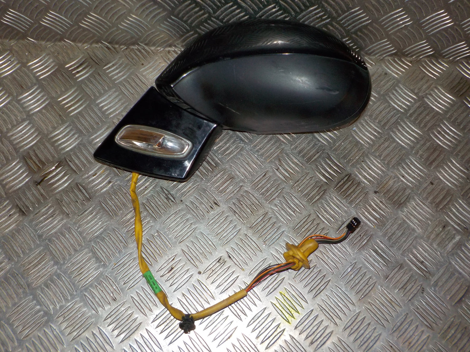 Peugeot 308 Sidespejl Med OEM Nr. 8153NE Fra Peugeot Ophugger