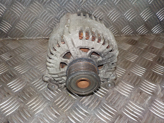 VW Golf 5 1K Generator Med OEM Nr. 06F903023C Fra VW Ophugger