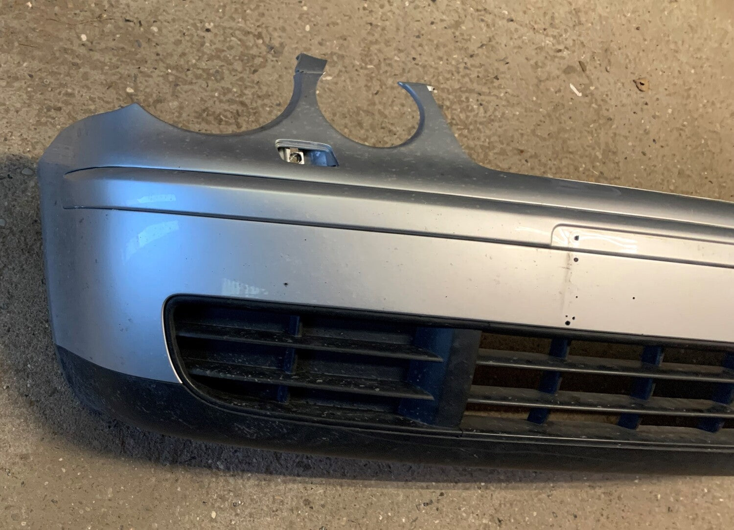 VW Polo 9N Forkofanger Med OEM Nr. 6Q0807217A Fra VW Ophugger