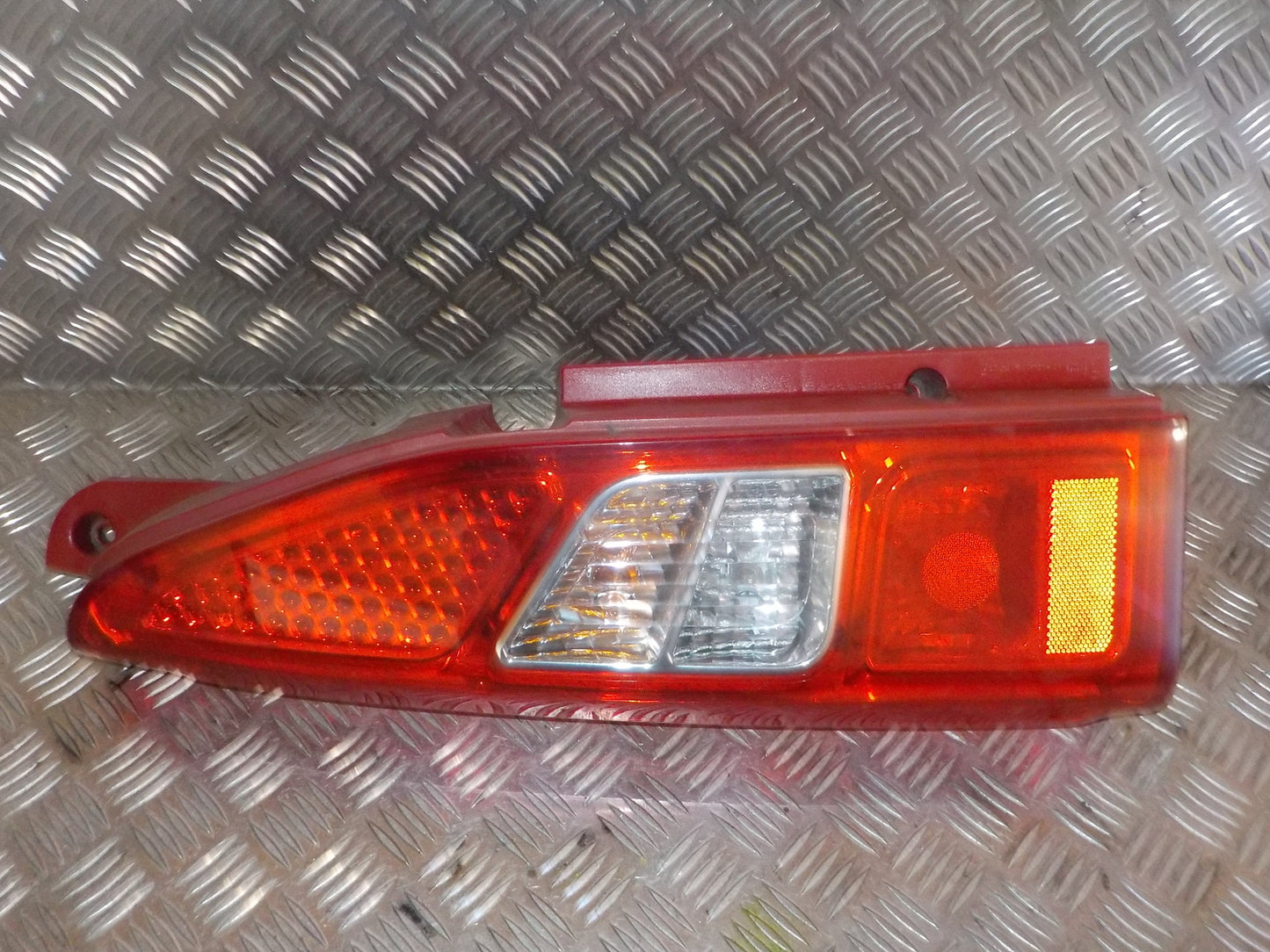 Citroen Berlingo Baglygte Med OEM Nr. 9680545280 Fra Citroen Ophugger