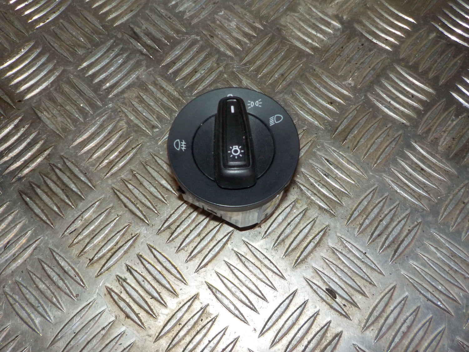 Skoda Fabia Kontakt Lys Med OEM Nr. 5E0941431G Fra Skoda Ophugger