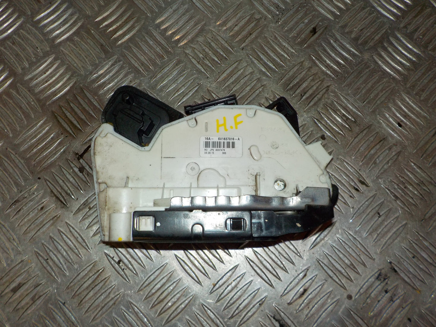 Skoda Fabia Dørlås Med OEM Nr. 6V1837016A Fra Skoda Ophugger