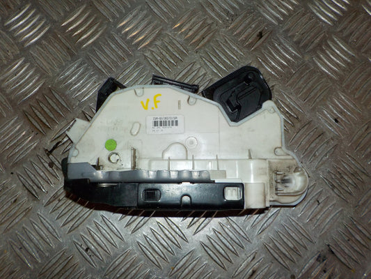 Skoda Fabia Dørlås Med OEM Nr. 6V1837015A Fra Skoda Ophugger