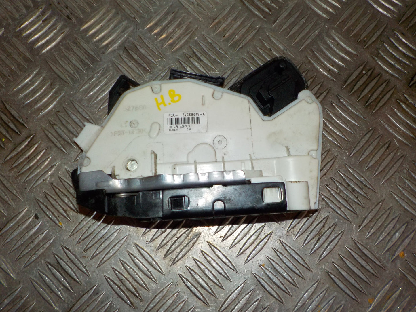 Skoda Fabia Dørlås Med OEM Nr. 6V0839015A Fra Skoda Ophugger