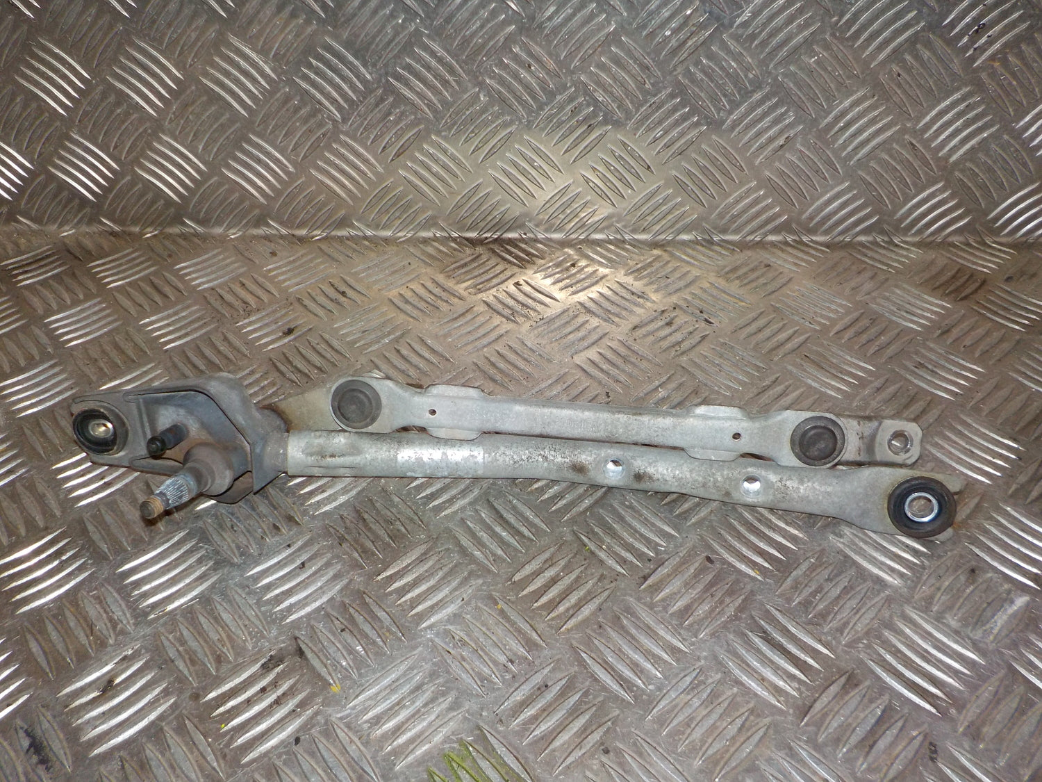 Peugeot 107 Viskertræk Med OEM Nr. 6405T0 Fra Peugeot Ophugger