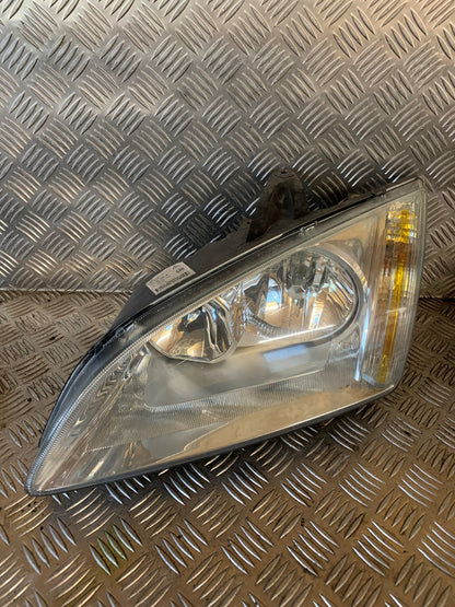 Ford Focus Forlygte Med OEM Nr. 4M5113W030AC Fra Ford Ophugger