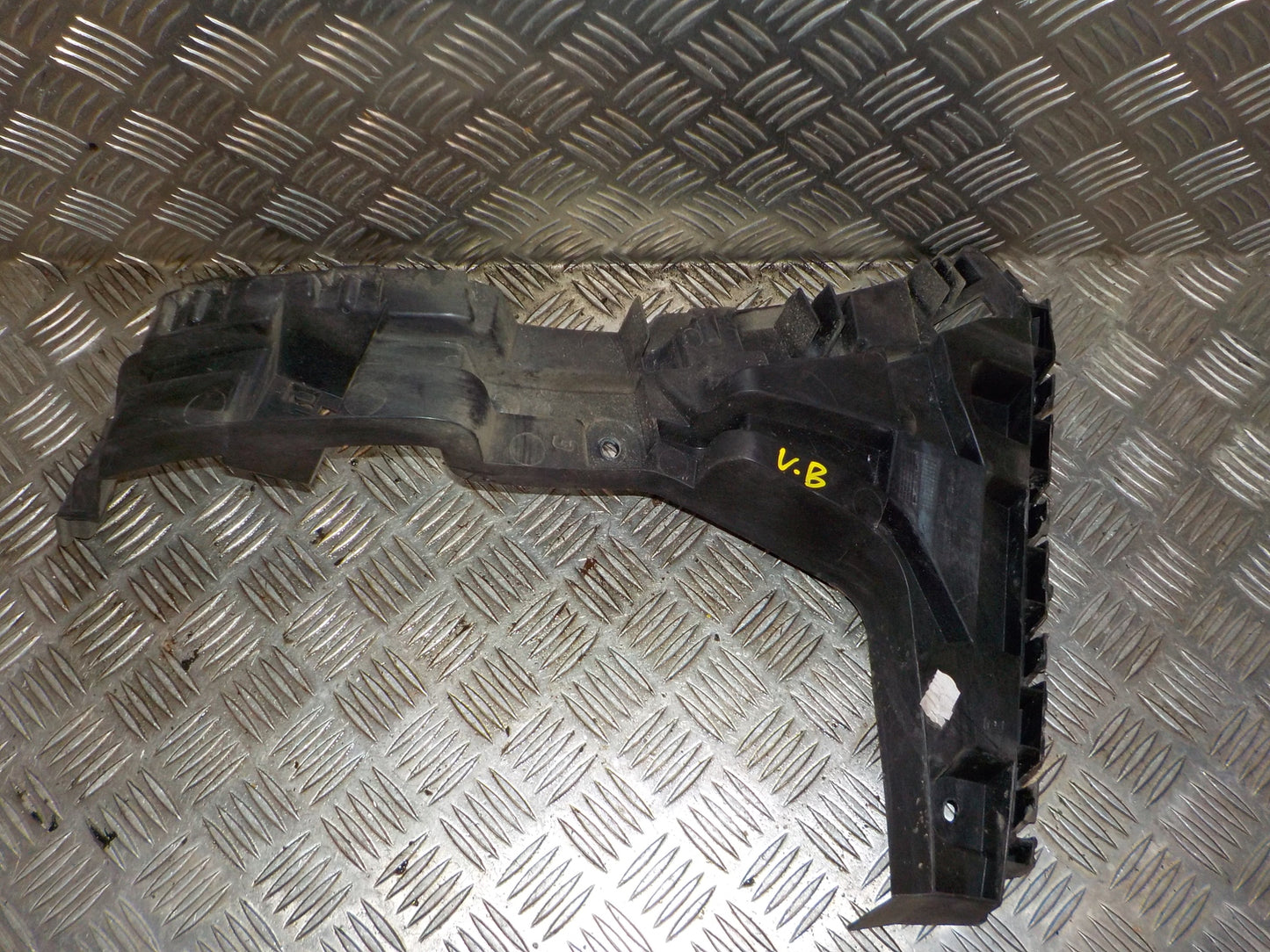 Audi Q3 8U Kofangerhjørne Med OEM Nr. 8U0807453A Fra Audi Ophugger