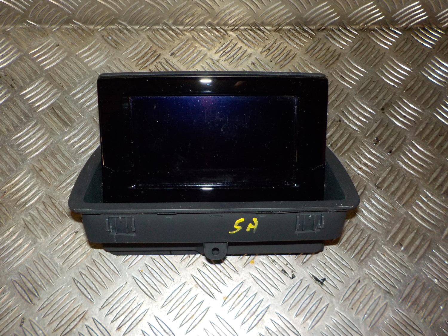 Audi Q3 Multiskærm (Evt. Touch) Med OEM Nr. 8U0857273B Fra Audi Ophugger