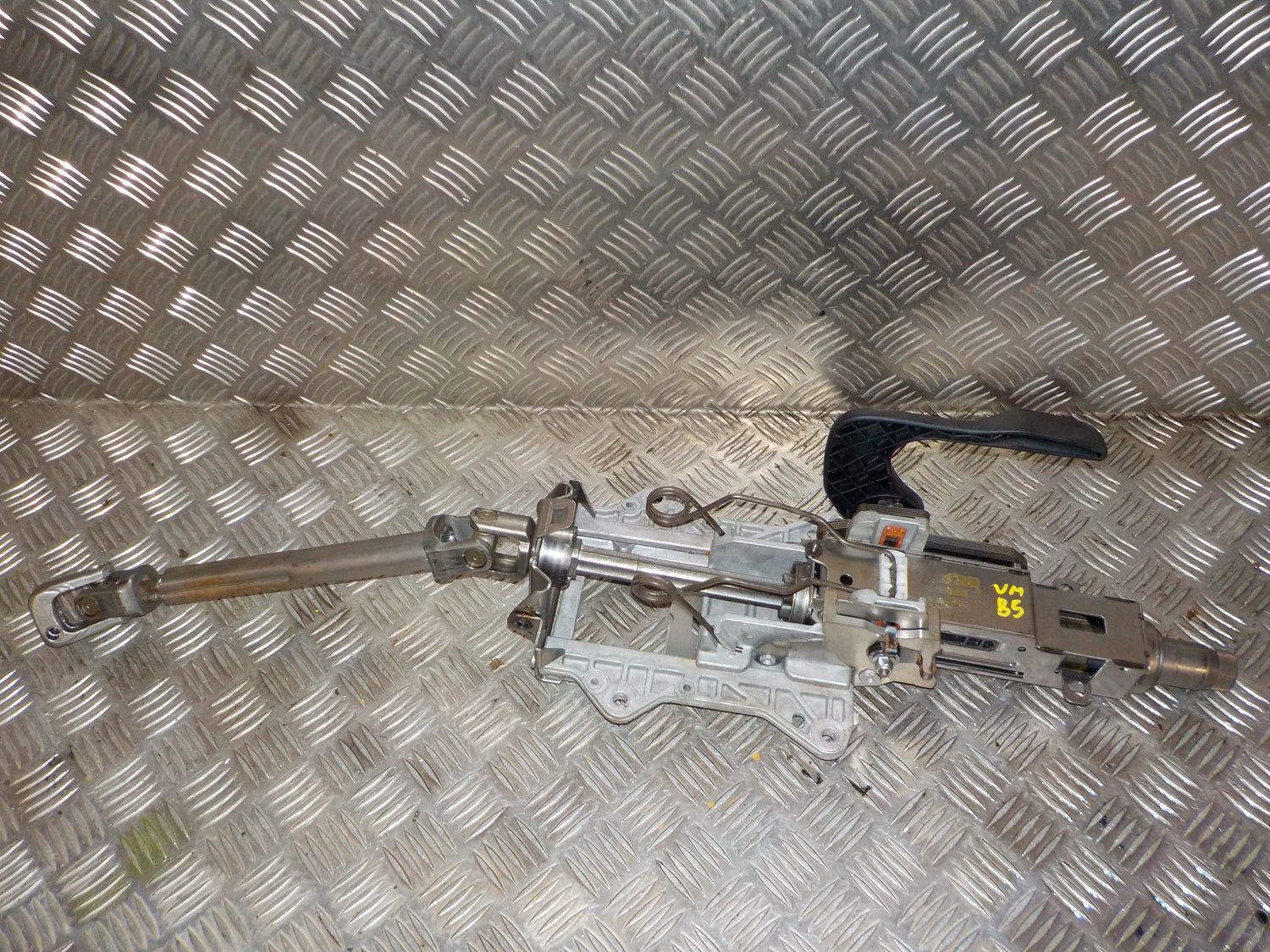Audi Q3 Ratstamme Med OEM Nr. 5N1419502F Fra Audi Ophugger