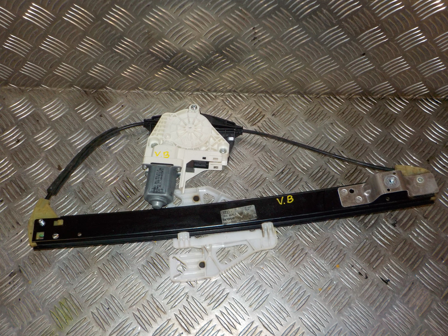 Audi Q3 Rudemotor - Rudehejs Med OEM Nr. 8K0959811A Fra Audi Ophugger