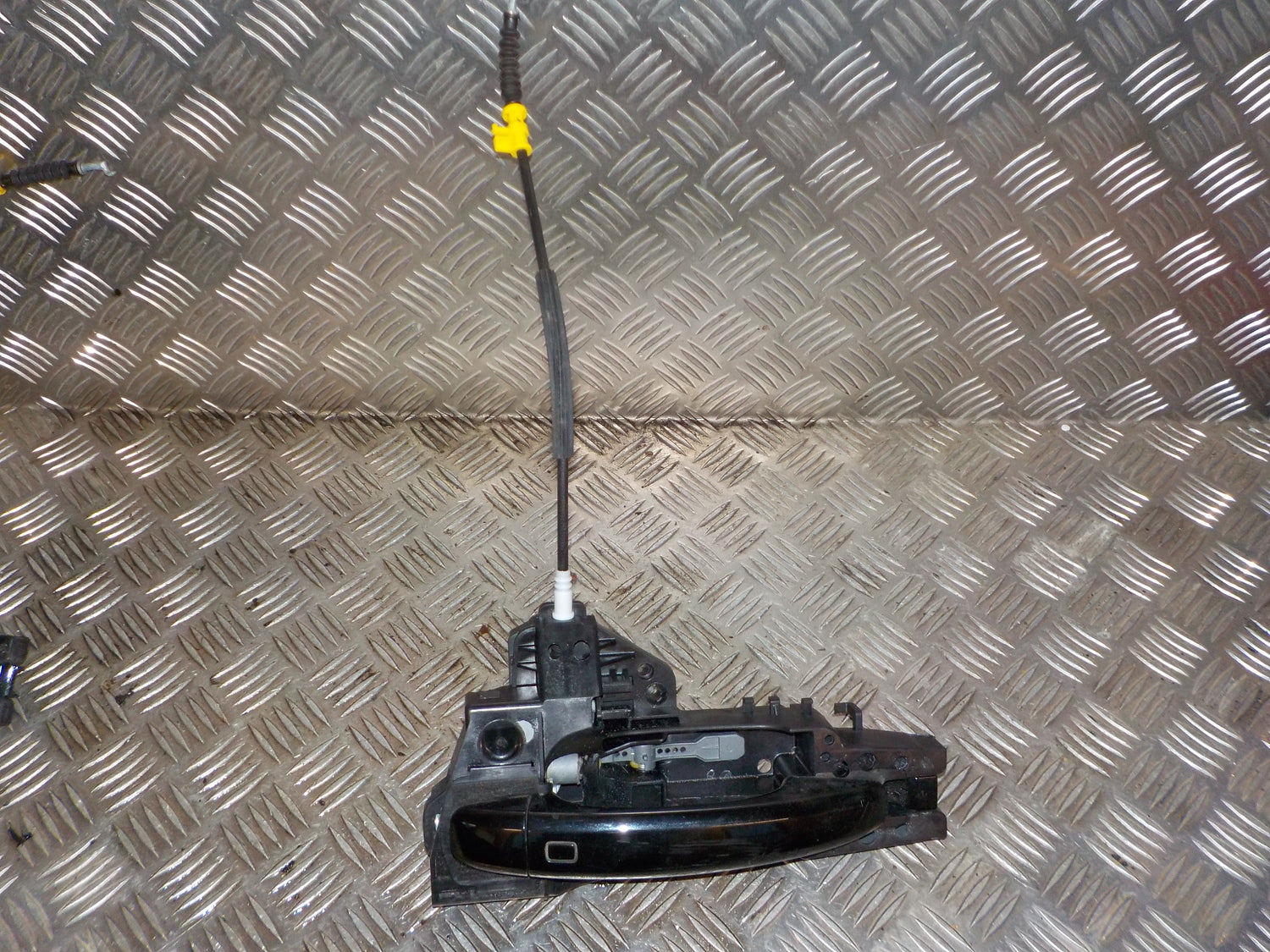 Audi Q3 Håndtag Udvendig Med OEM Nr. 8T0837205A Fra Audi Ophugger