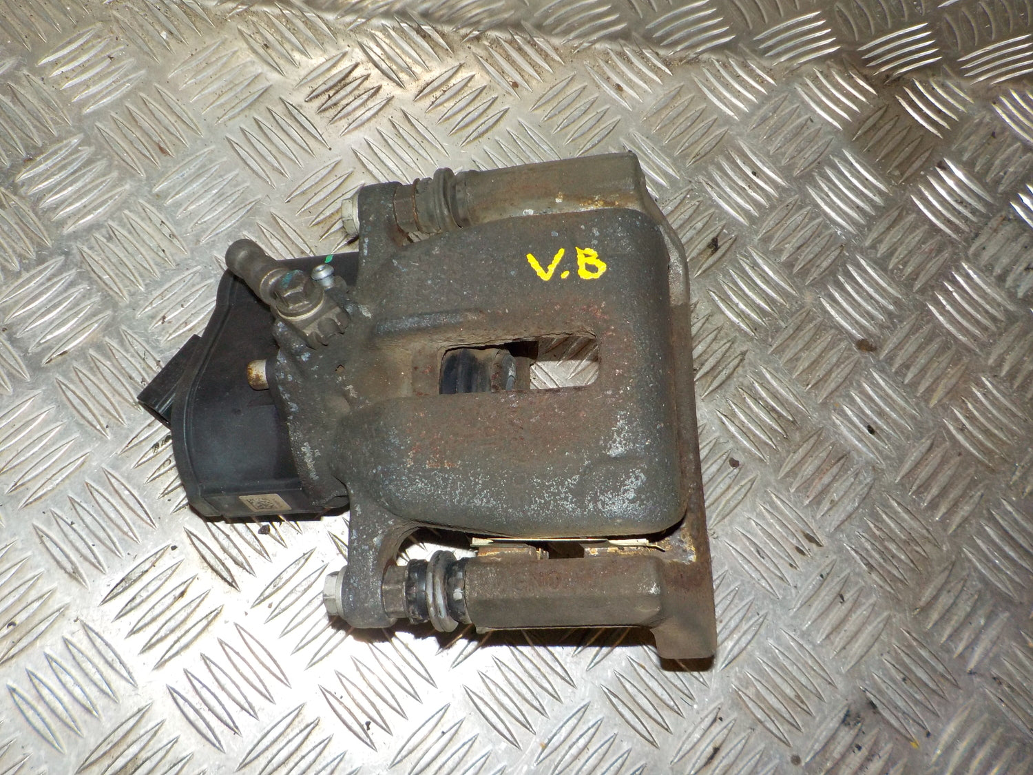 Audi Q3 Bremsekaliber Vb Med OEM Nr. 5N0615403 Fra Audi Ophugger