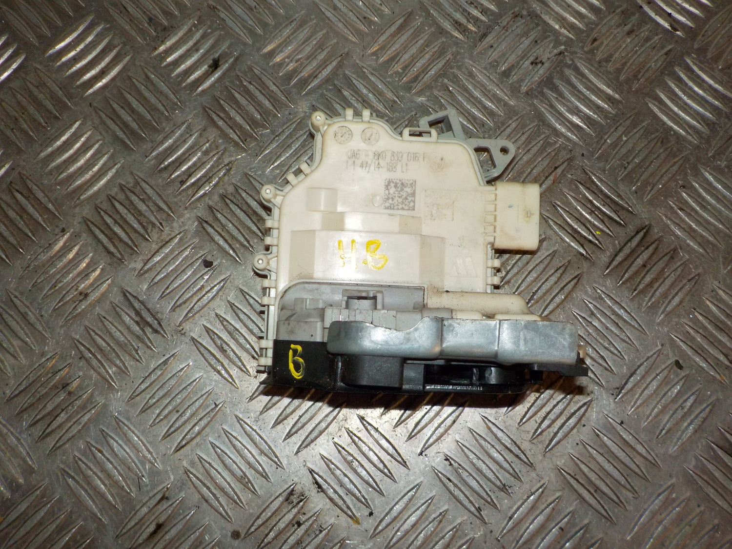 Audi Q3 8U Dørlås Med OEM Nr. 8K0839016F Fra Audi Ophugger