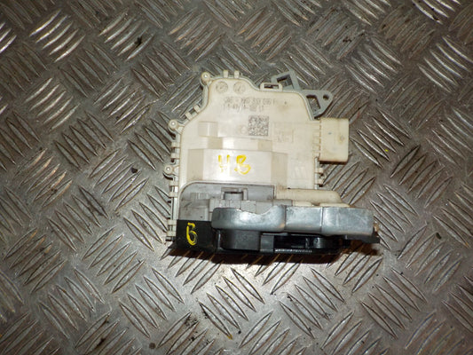 Audi Q3 8U Dørlås Med OEM Nr. 8K0839016F Fra Audi Ophugger