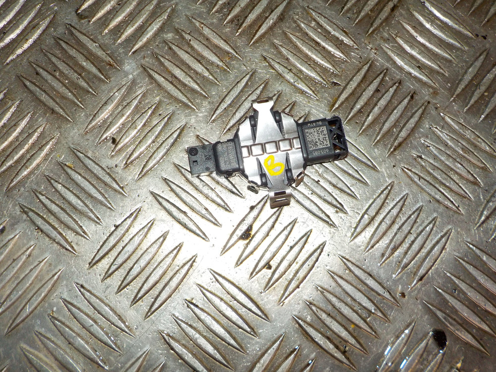Audi Q3 Regnsensor Med OEM Nr. 8U0955559B Fra Audi Ophugger