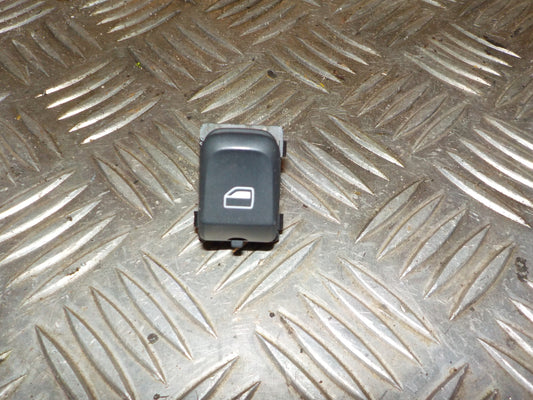 Audi Q3 8U Kontakt Rudehejs Med OEM Nr. 4G0959855 Fra Audi Ophugger