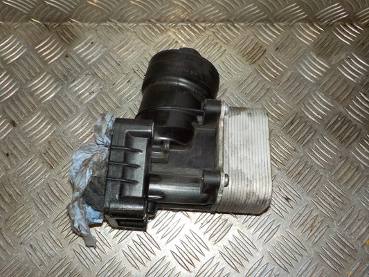 Audi Q3 8U Oliekøler Med OEM Nr. 03L117021C Fra Audi Ophugger