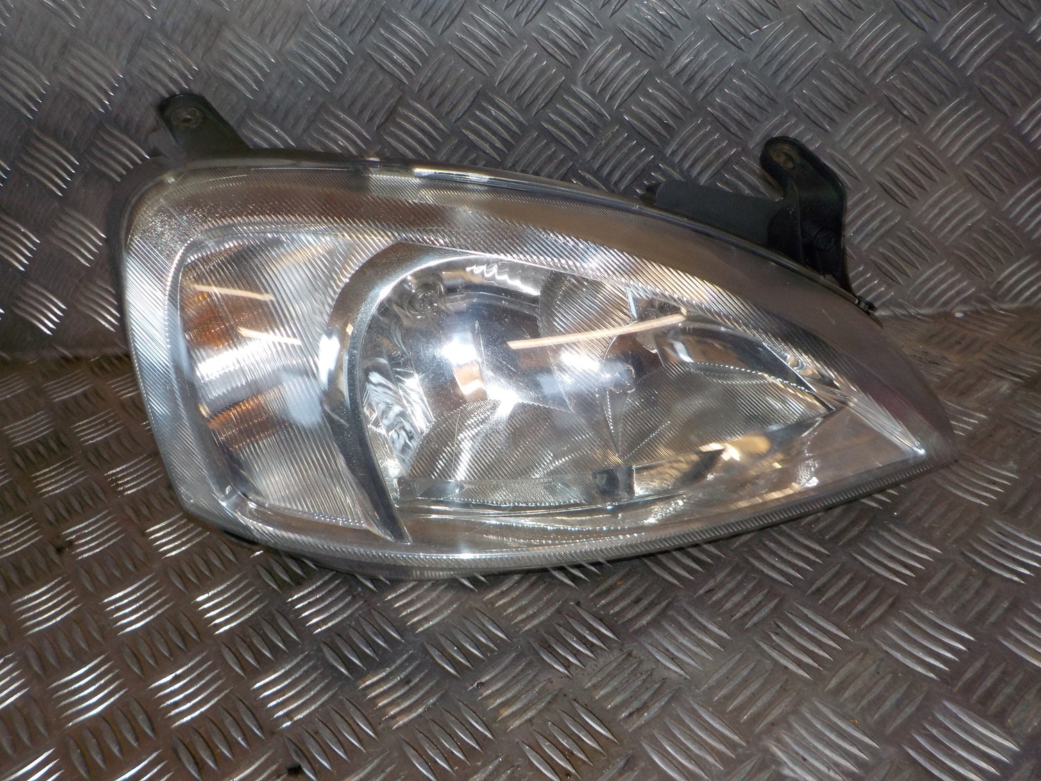 Opel Corsa C Forlygte Med OEM Nr. 9196283 Fra Opel Ophugger