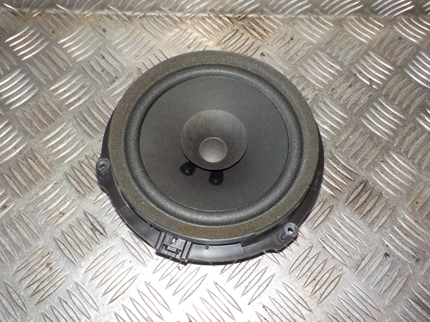 Ford Focus Højttaler Med OEM Nr. AA6T18808CA Fra Ford Ophugger