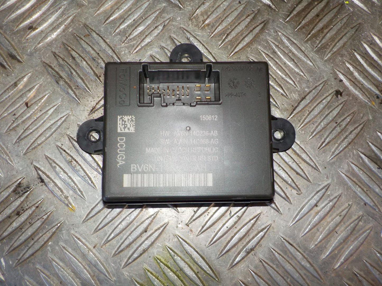 Ford Focus Bcm / Komfortkomputer Med OEM Nr. BV6N14B532AH Fra Ford Ophugger