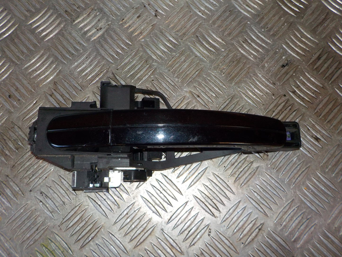 Ford Focus Håndtag Udvendig Med OEM Nr. 1738727 Fra Ford Ophugger