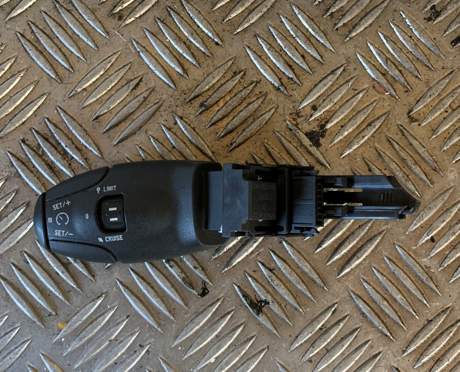 Citroen Berlingo Fartpilot Kontakt Med OEM Nr. 9641796480 Fra Citroen Ophugger