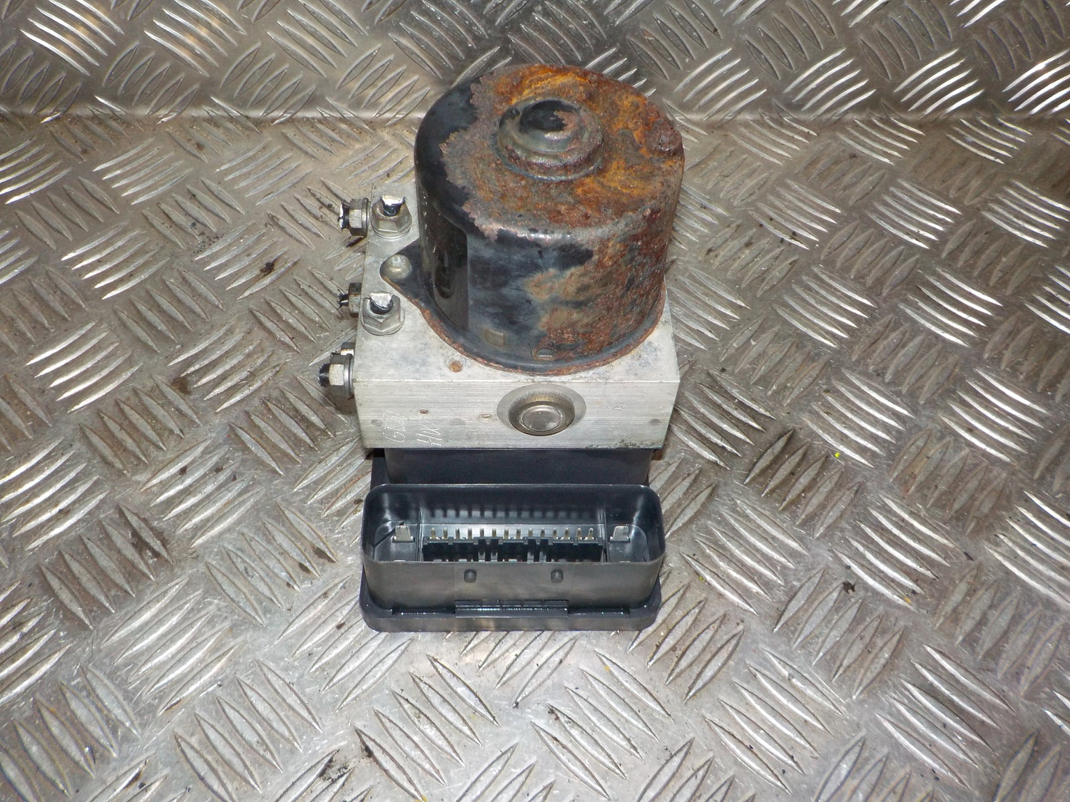 VW Caddy 2K Abs Pumpe Med OEM Nr. 1K0614517H Fra VW Ophugger