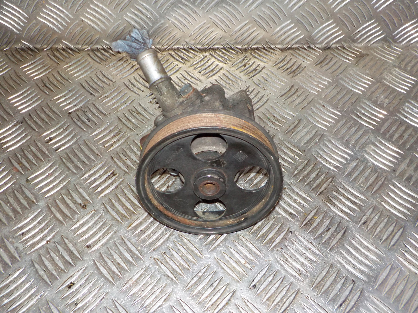 Opel Insignia A Servopumpe Med OEM Nr. 13309339 Fra Opel Ophugger