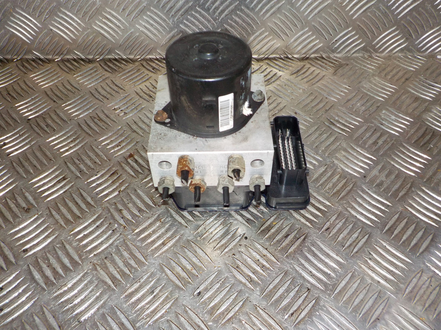 Opel Insignia A Abs Pumpe Med OEM Nr. 13332549 Fra Opel Ophugger