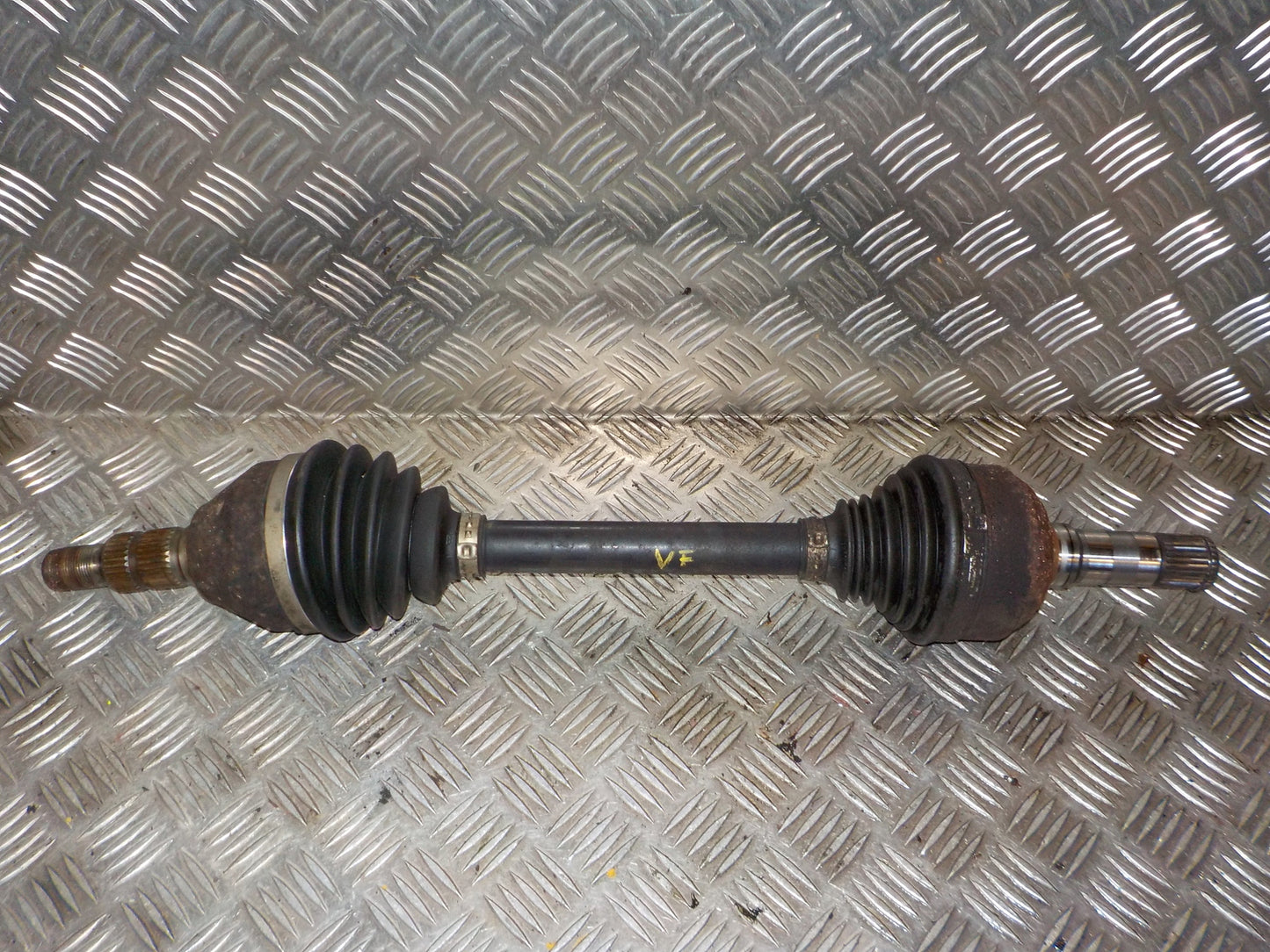 Opel Insignia A Trækaksel For V Med OEM Nr. 93169644 Fra Opel Ophugger