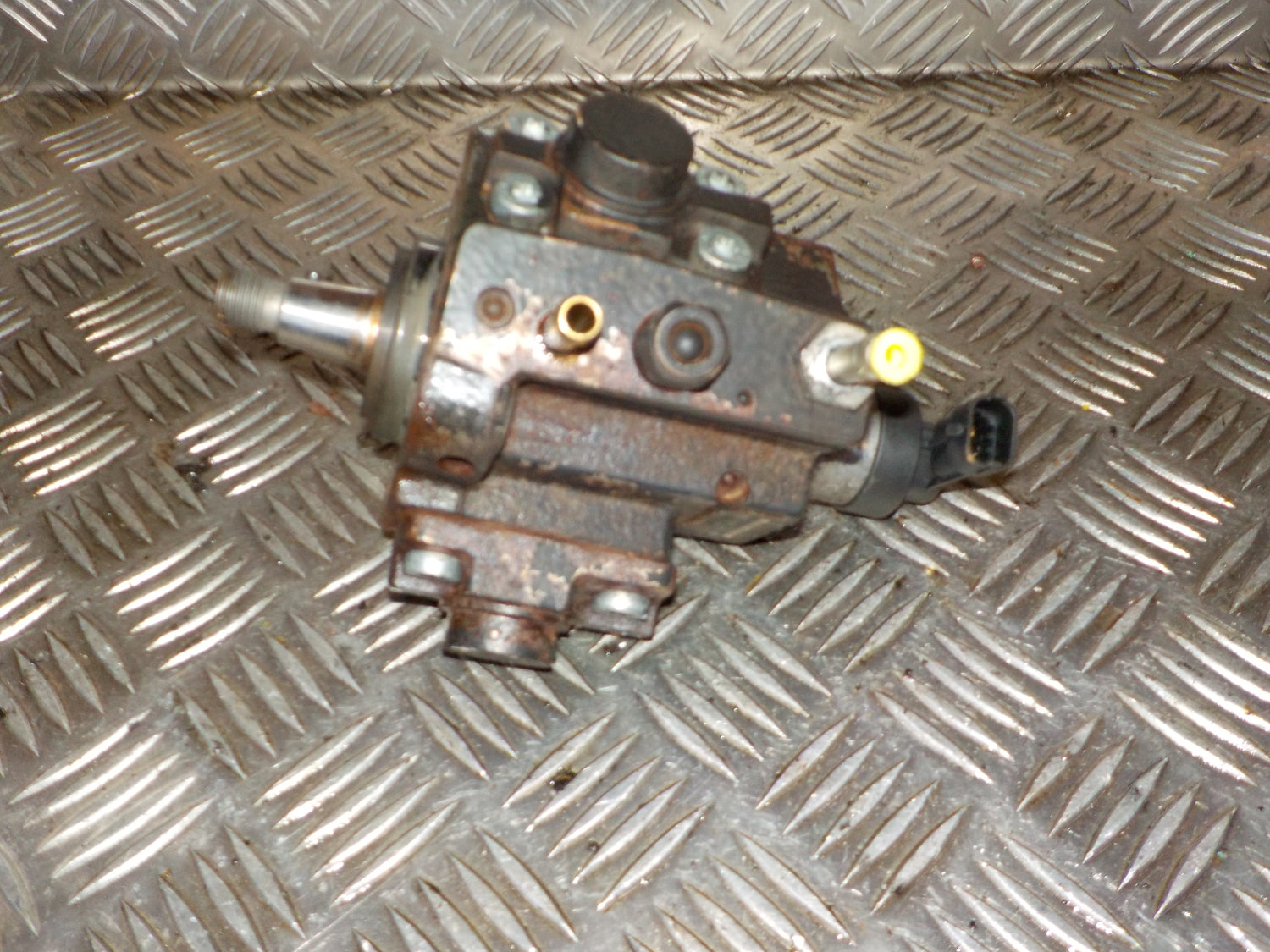 Opel Insignia A Dieselpumpe Med OEM Nr. 0445010193 Fra Opel Ophugger