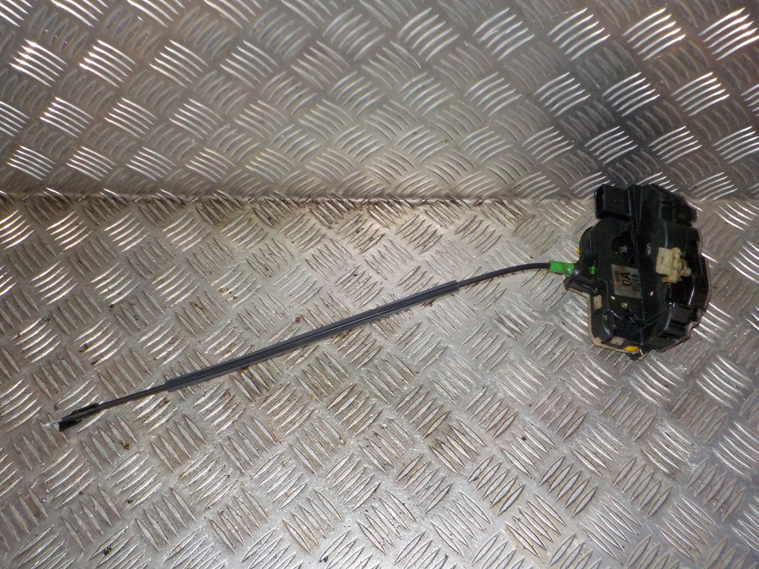 Opel Insignia A Dørlås Med OEM Nr. 13503807 Fra Opel Ophugger