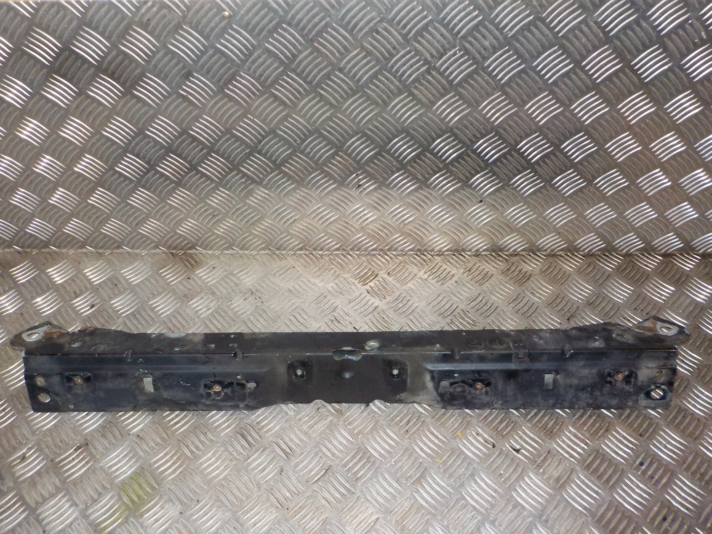 Opel Insignia A Kofangerstiver Med OEM Nr. 22916631 Fra Opel Ophugger