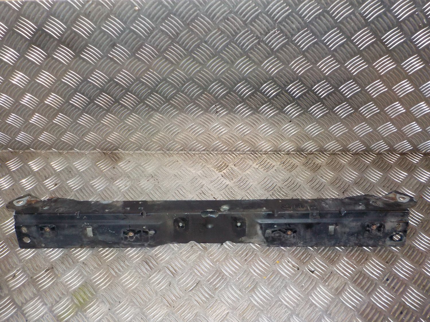 Opel Insignia A Kofangerstiver Med OEM Nr. 22916631 Fra Opel Ophugger