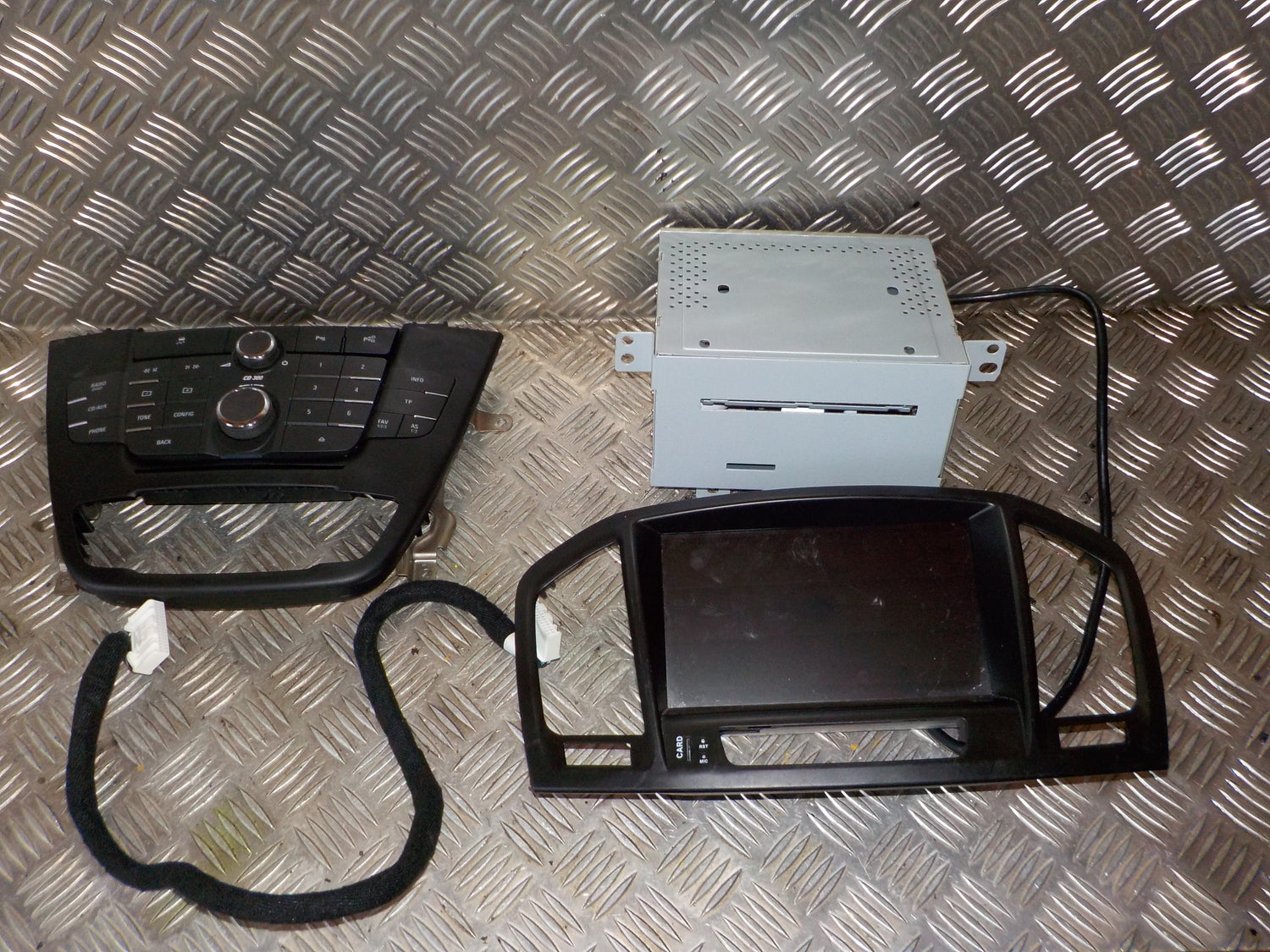 Opel Insignia A Navigationsanl Med OEM Nr. 13273252 Fra Opel Ophugger