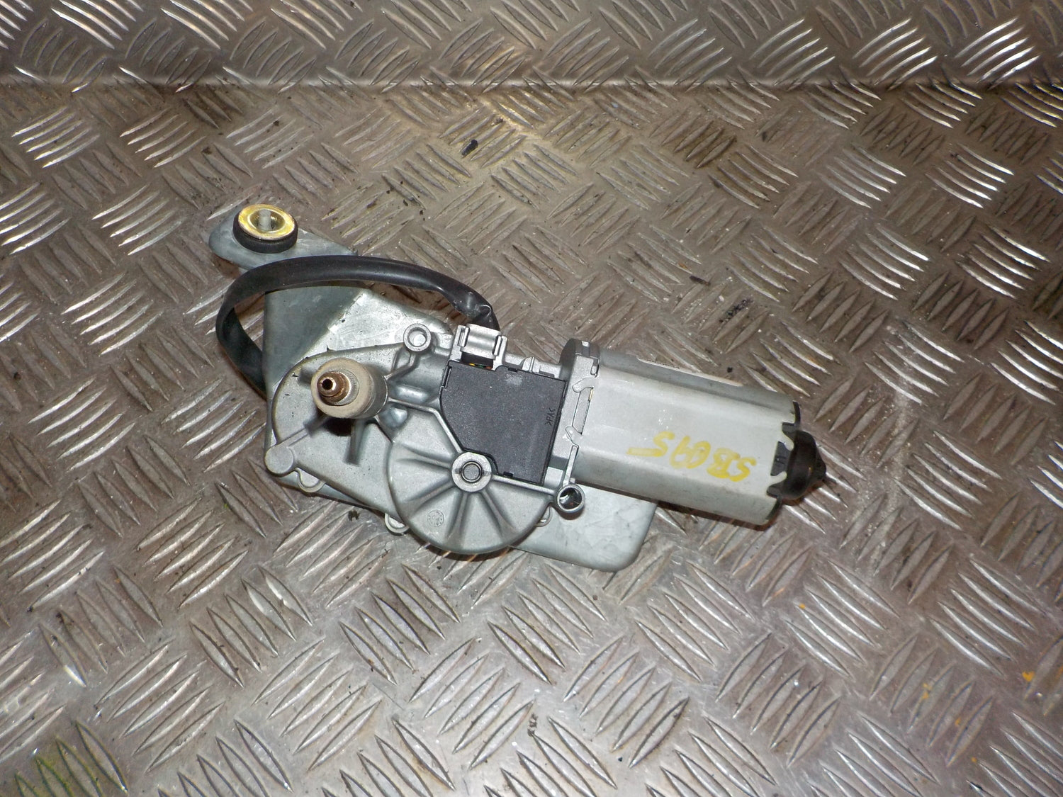 Saab 9-5 Bagrudevisker Motor Med OEM Nr. 0281960322 Fra Saab Ophugger