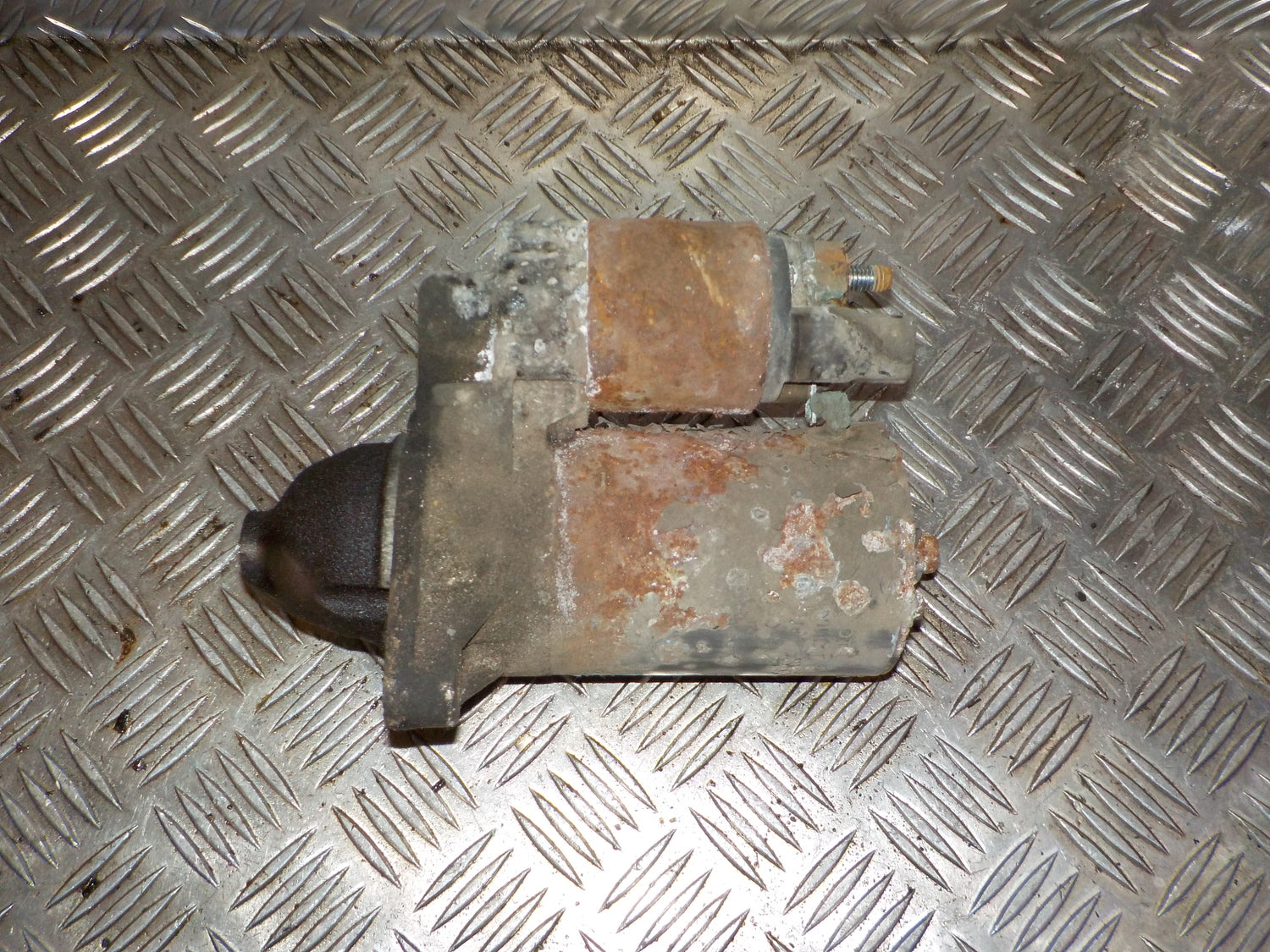 Toyota Corolla E12 Starter Med OEM Nr. 281000D030 Fra Toyota Ophugger