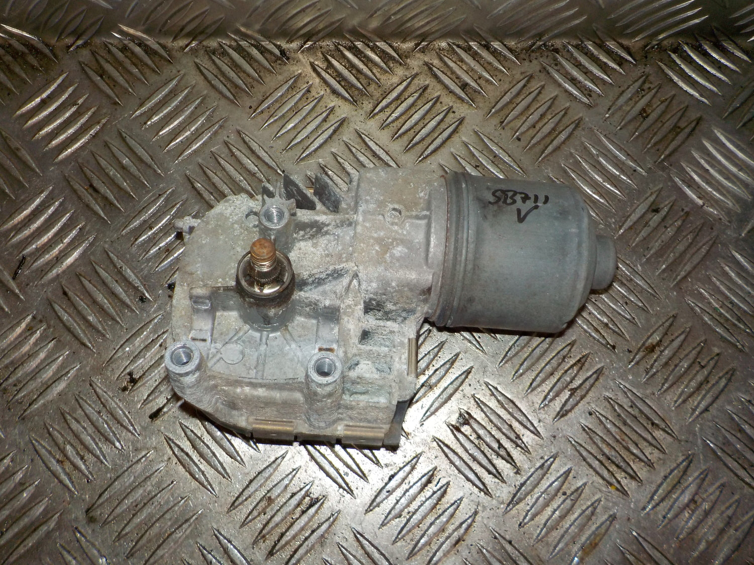 Peugeot 407 Viskermotor Med OEM Nr. 0390241721 Fra Peugeot Ophugger