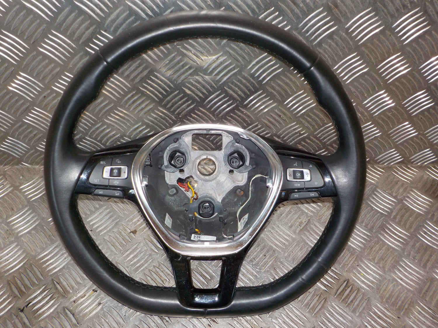 VW T‑Roc Rat Med OEM Nr. 62751170B Fra VW Ophugger