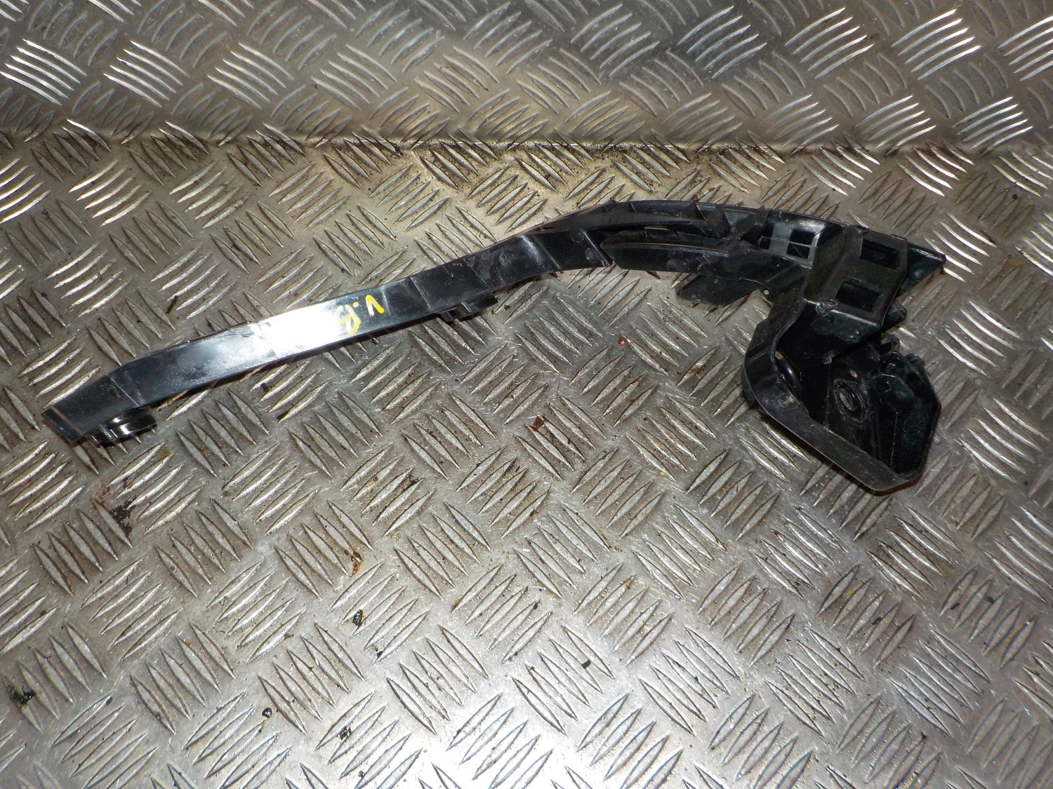 VW T-Roc Kofangerstiver Med OEM Nr. 2GA807393 Fra VW Ophugger
