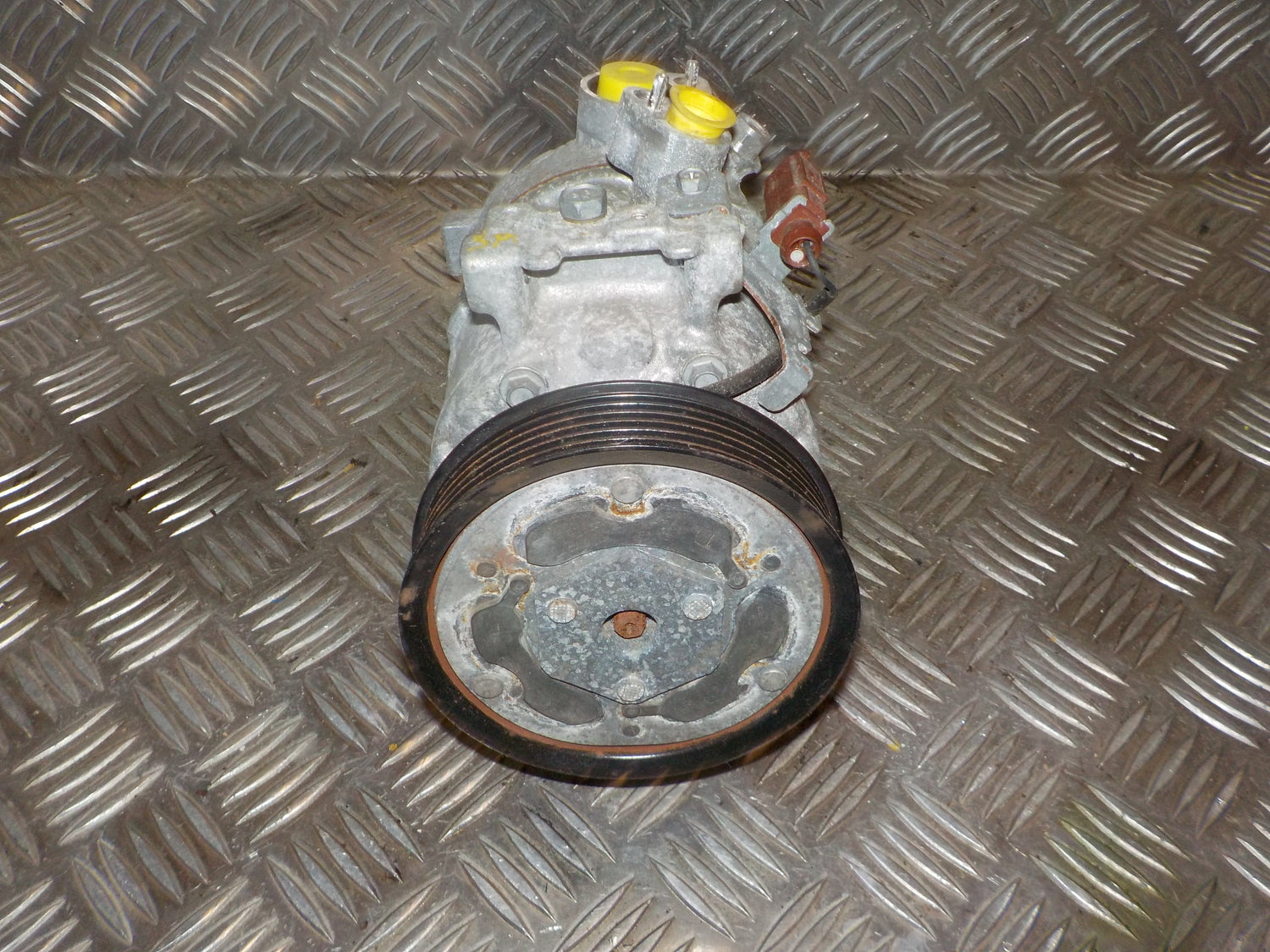 VW T-Roc Aircondition Pumpe Med OEM Nr. 3Q0816803D Fra VW Ophugger