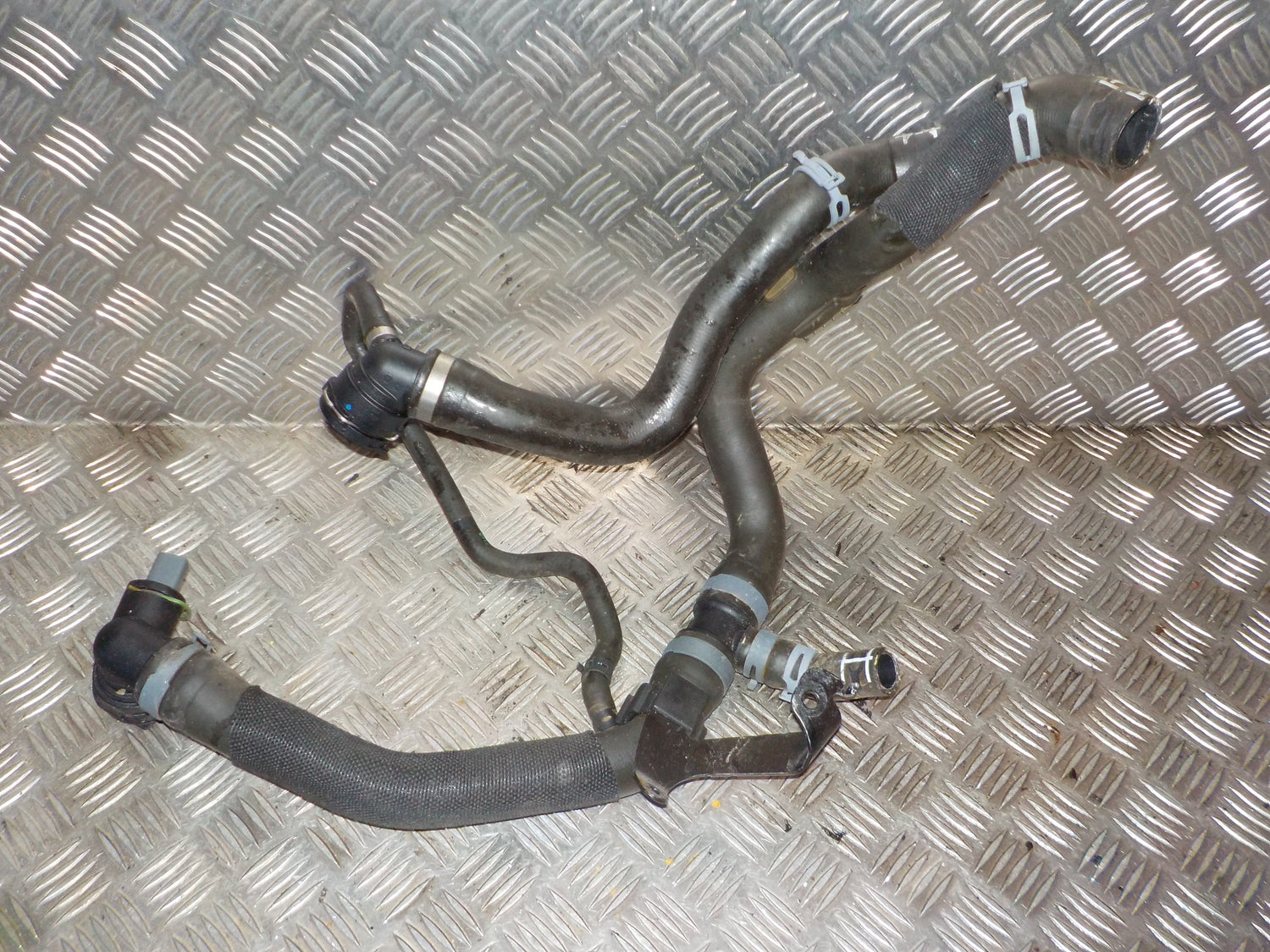 VW T-Roc Køler Slanger Med OEM Nr. 5Q0121049CL Fra VW Ophugger