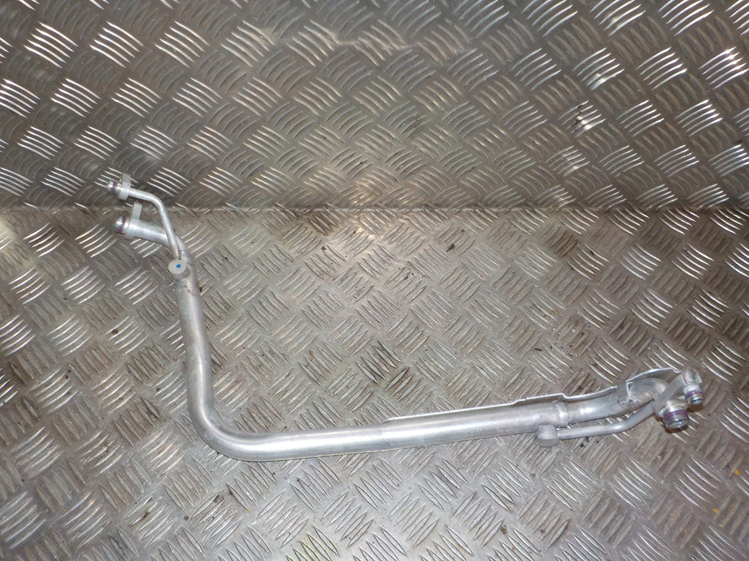 VW T-Roc Aircond. Rør/Slang/Ventiler Med OEM Nr. 5WA816738C Fra VW Ophugger