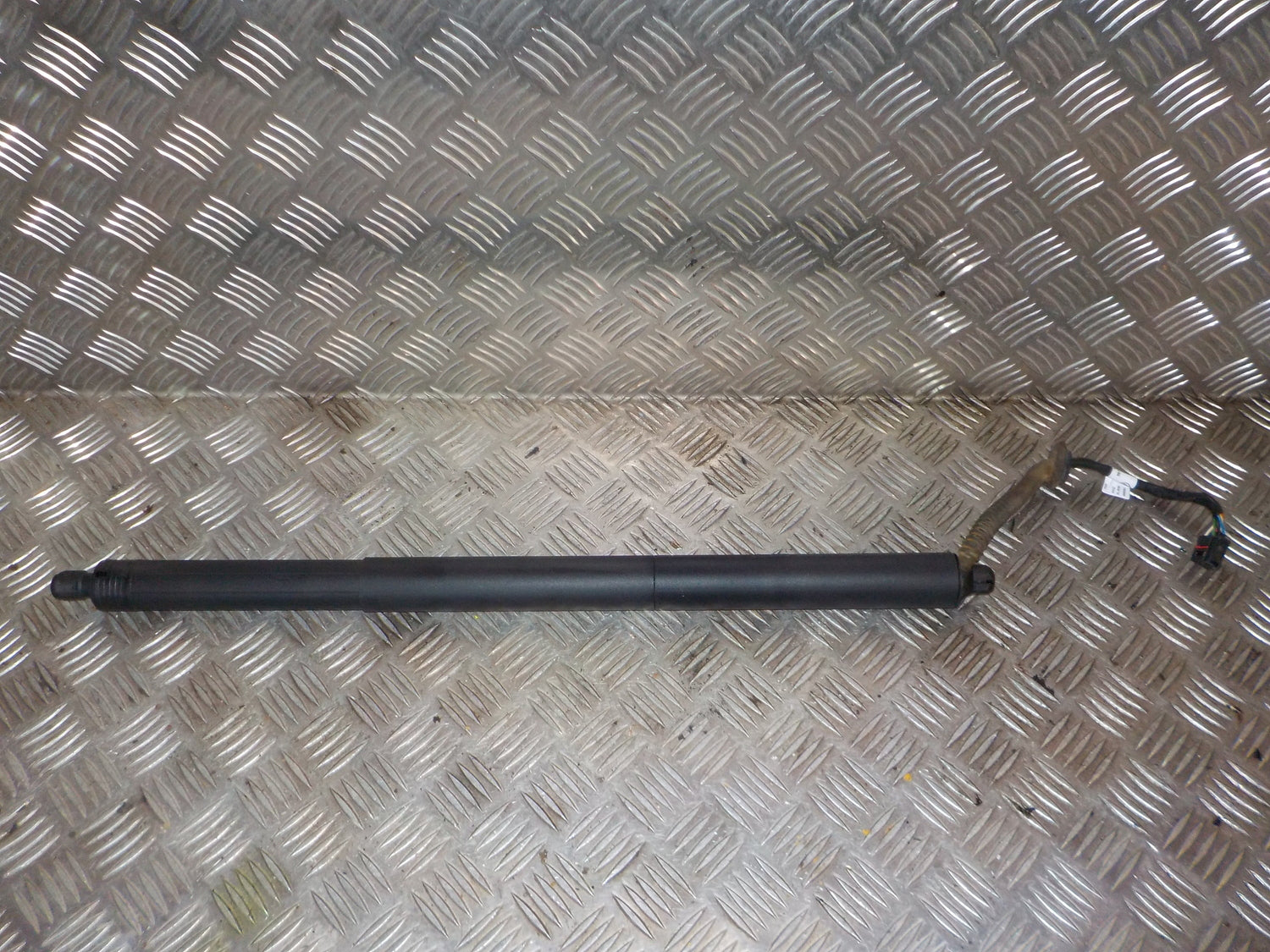 VW T-Roc Bagklapsdæmper Med OEM Nr. 2GA827851B Fra VW Ophugger