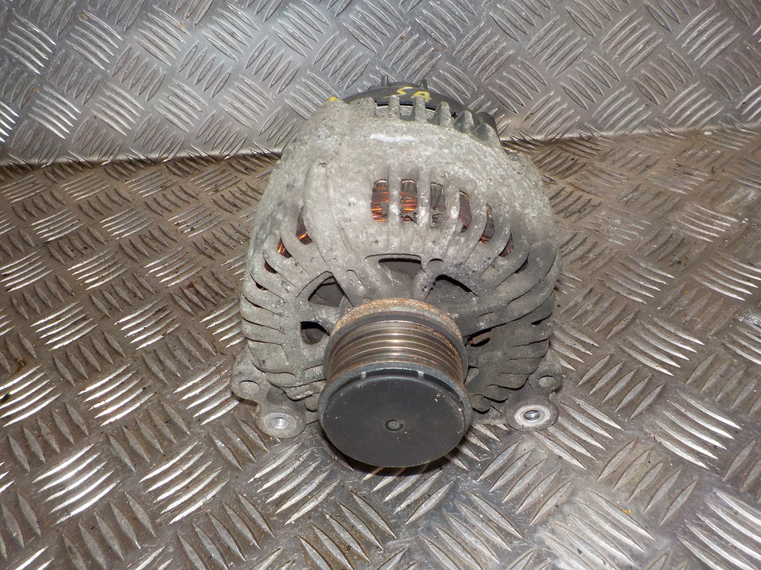 Skoda Octavia Generator Med OEM Nr. 06F903023C Fra Skoda Ophugger