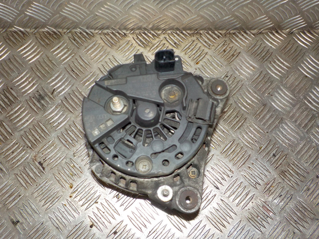 Audi A3 Generator Med OEM Nr. 028903028E Fra Audi Ophugger