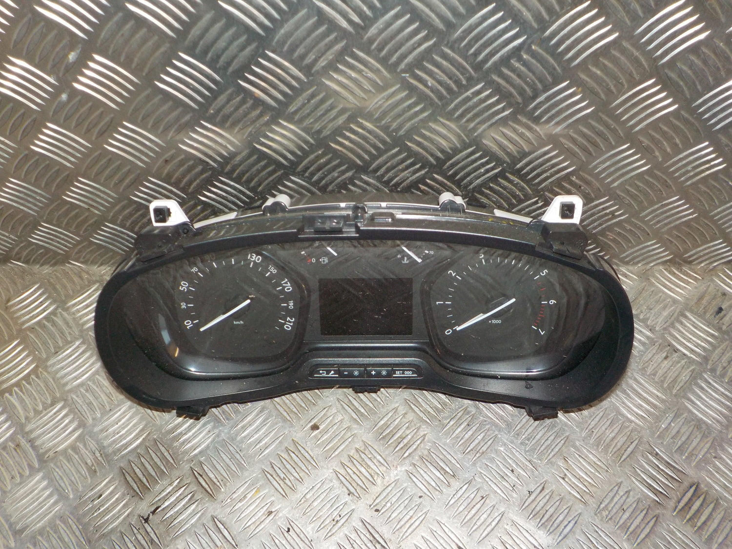 Peugeot Expert Speedometer - Instrument Med OEM Nr. 9831168780 Fra Peugeot Ophugger